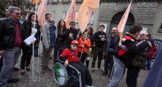 Febbraio 2014: protesta dell'Associazione Tutti a Scuola presso il Comune di Napoli
