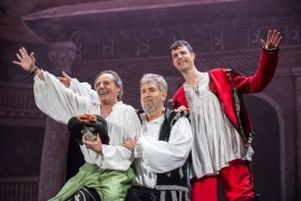 Nino Formicola, Alessandro Benvenuti e Francesco Gabbrielli in scena con "Tutto Shakespeare in 90 minuti"