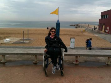 Maria Pezzente sul lungomare di Barcellona