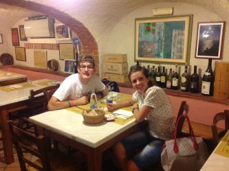 Cena con un giovane autistico, promossa nel dicembre 2013 dall'ANGSA della Spezia e dalla Fondazione Il Domani dell'Autismo