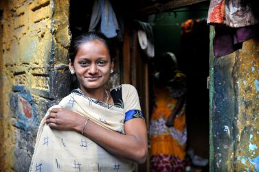 Giovane donna indiana con disabilità del programma della Fondazione Pangea
