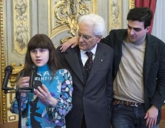 2 aprile 2015: Sergio Mattarella con Nicole e Giacomo