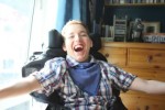 David è un giovane inglese con grave disabilità, in un'immagine che ben ne rappresenta la volonta di essere protagonista della propria vita