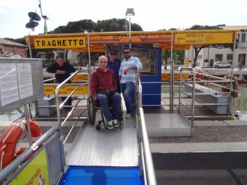 Traghetto di Cesenatico (Forlì-Cesena), reso accessibile alle persone con disabilità motoria in carrozzina