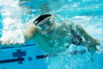 Un nuotatore del movimento Special Olympics