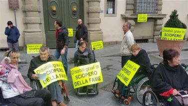 Sciopero della fame di persone con disabilità, Firenze, 27 ottobre 2015