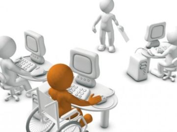 Disegno di omino con disabilità al computer, vicino ad altri omini al computer, senza disabilità