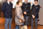 Roberta, donna non vedente, con il suo cane guida Rasta, torna nel cinema di Milano dov'era stata discriminata, grazie all'intervento degli operatori della Polizia di Stato
