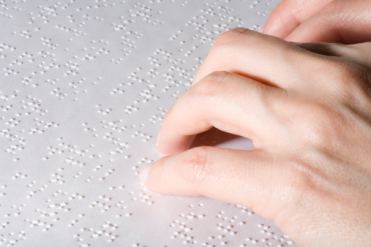Lettura tattile con il sistema Braille