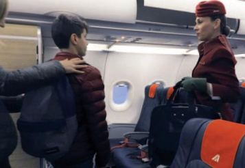 Ragazzo con autismo sale a bordo di un aereo allo scalo di Napoli Capodichino