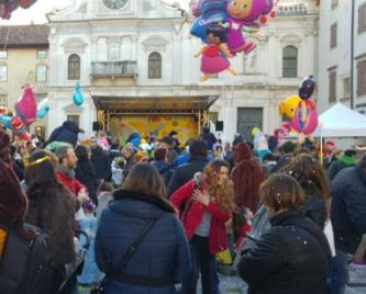 2017, Udine: ultimo giorno di Carnevale in Piazza San Giacomo