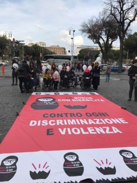 Roma, 25 novembre 2017, donne con disabilità alla manifestazione nazionale contro la violenza di genere