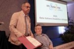 Giampiero Griffo, presidente della RIDS (Rete Italiana Disabilità e Sviluppo), riceve il Premio Inclusione 3.0 dal rettore dell'Università di Macerata Francesco Adornato
