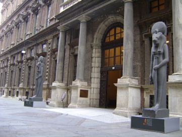 Ingresso del Museo Egizio di Torino