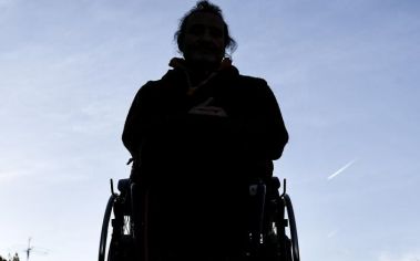 Ombra nera di persona con disabilit