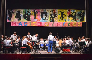 Esibizione dell'Orchestra MagicaMusica