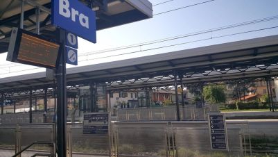 Stazione ferroviaria di Bra (Cuneo)