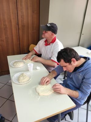 Pizza a Caserta fatta da giovani con disabilità visiva