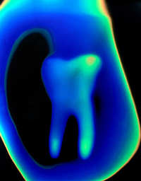 Immagine in blu con un dente al centro