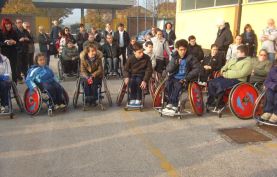 Alcuni partecipanti al «1° Memorial Romano Moscon - Torneo di Minibasket in Carrozzina» di Montecchio Maggiore (Vicenza)