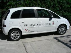 L'auto multiadattata donata all'AVID dalla Provincia di Varese