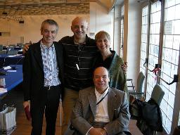 Carlo Francescutti (in piedi a sinistra) insieme, tra gli altri, a Vladimir Kosic