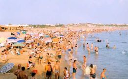 La spiaggia di Marina di Modica, una delle prime tappe del Gazebo Solidale (foto di Giambattista Scivoletto)