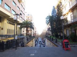 Le scale tra Via Morghen e Via Scarlatti a Napoli