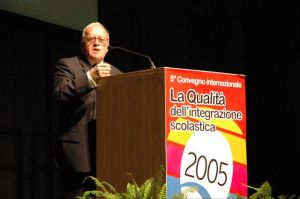 Salvatore Nocera, vicepresidente della FISH, ad un convegno del 2005