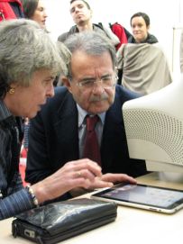 Romano Prodi in visita alla prima giornata di HANDImatica 2010
