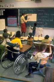 Lezione in aula con alunno disabile