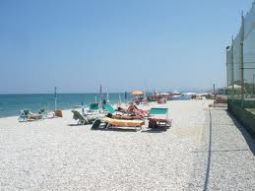 Un'immagine della spiaggia di Marzocca, nel Comune di Senigallia (Ancona)