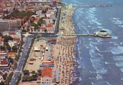 Un'immagine panoramica della spiaggia di Senigallia, in provincia di Ancona