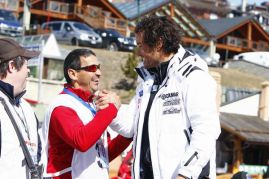 Il campione di sci Giorgio Rocca, amico di Special Olympics, insieme a due atleti che hanno partecipato ai Giochi di Sestriere