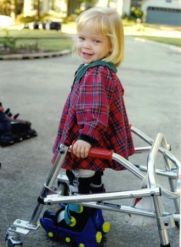Una bimba americana affetta da spina bifida