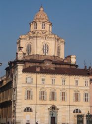 La Chiesa di San Lorenzo in Piazza Castello a Torino rientra nell'elenco di quelle non accessibili
