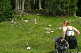 Persona con disabilità in un parco