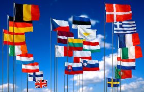 Le bandiere degli Stati dell'Unione Europea